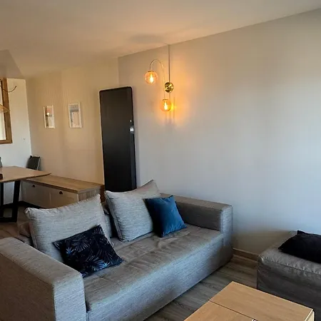 Ravissant, Vue - 4 Pers. - Fr-1-487-388 *